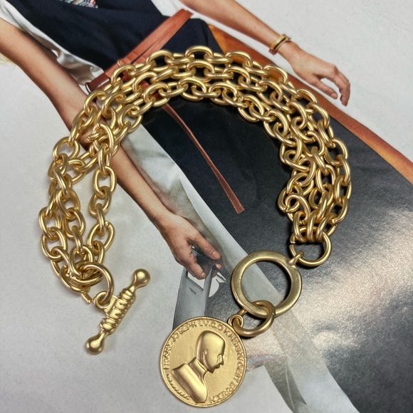 Gold Tone Fashion Bracelet - Picture 5 of 7